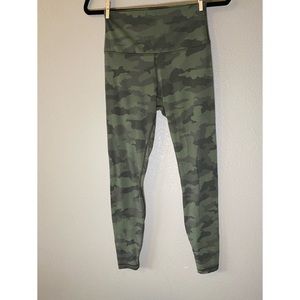 Lululemon Aligns 28”